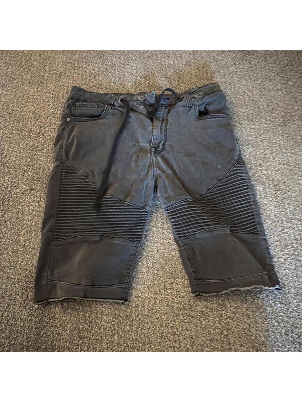 Guess Men's Black and Grey Shorts